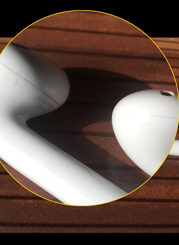 AirPods and EarPods dirt